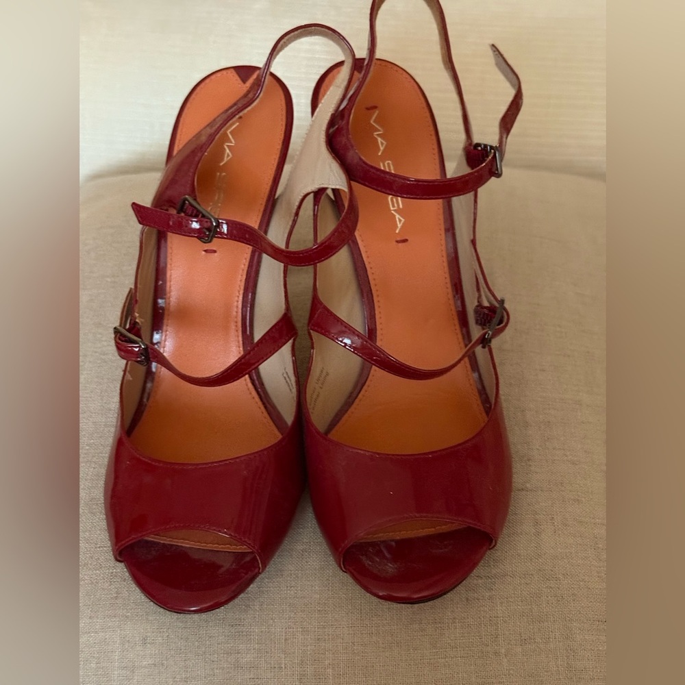 30% OFF 🎉 HOST PICK 🎉 Via Spiga Glossy Red Peep-Toe Heels, size 8 - Picture 4 of 9